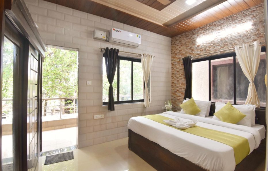 Luxurius 3 bhk tungarli Lonavala villa2 with private pool