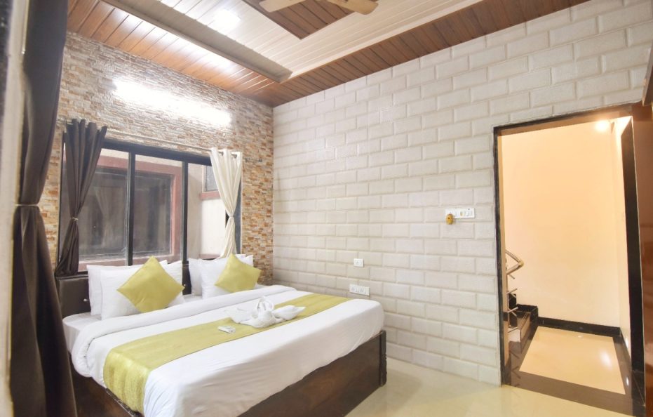 Luxurius 3 bhk tungarli Lonavala villa2 with private pool