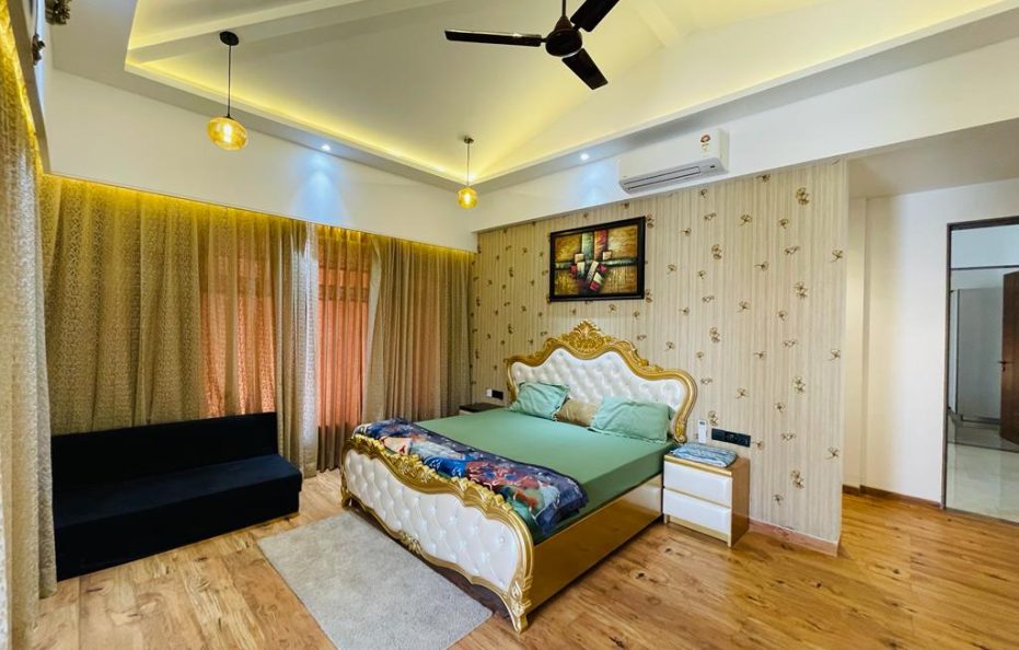4bhk Ac luxury hill view Bunglow Private swimming pool near Della Adventure road kune Lonavla