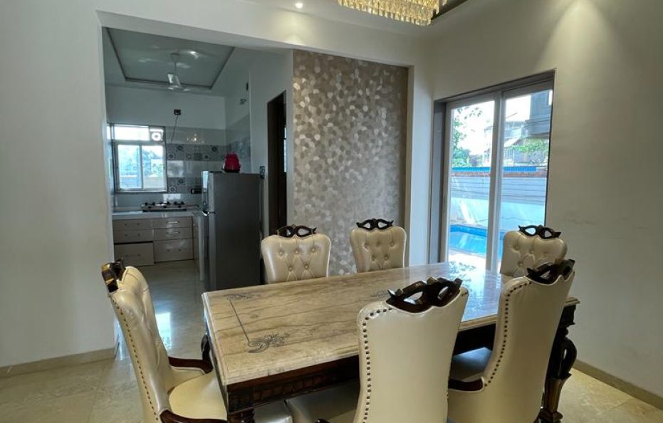 4bhk Ac luxury hill view Bunglow Private swimming pool near Della Adventure road kune Lonavla