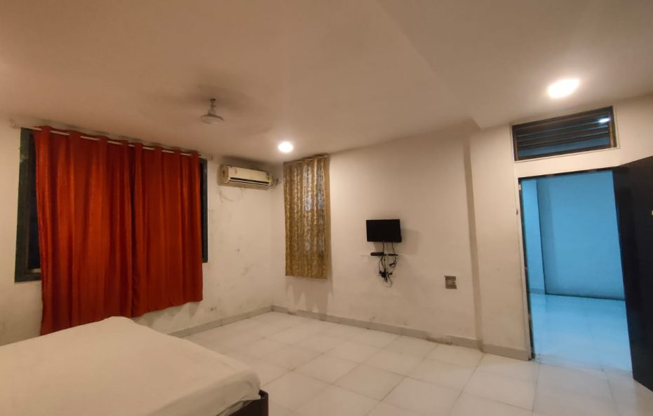 6 BHK swimming pool villa