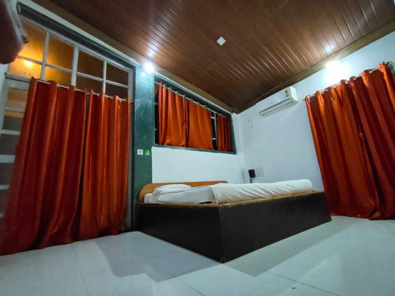 6 BHK swimming pool villa